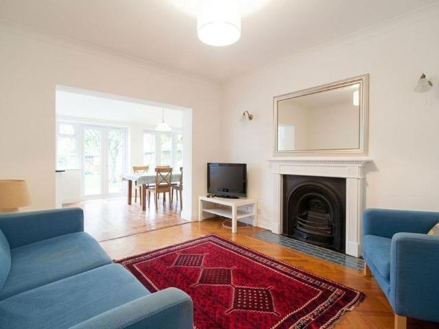 3 bedroom detached house to rent