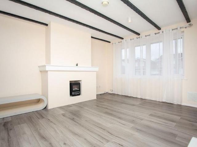 3 bedroom detached house to rent