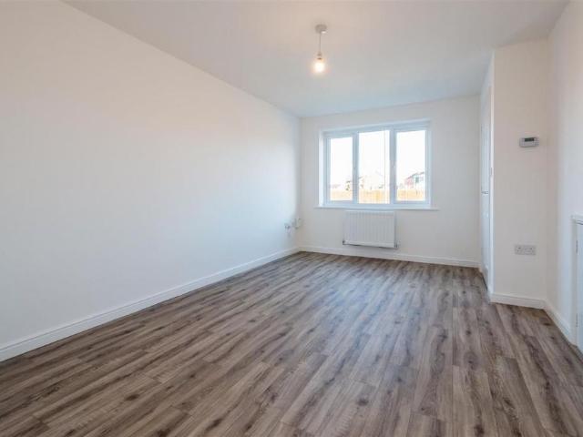 3 bedroom detached house to rent