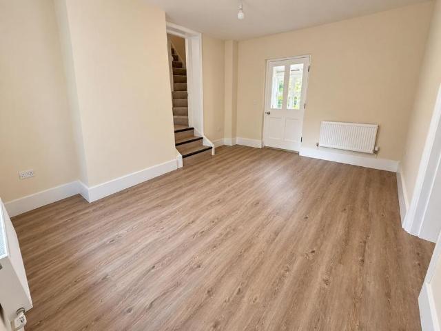 3 bedroom detached house to rent