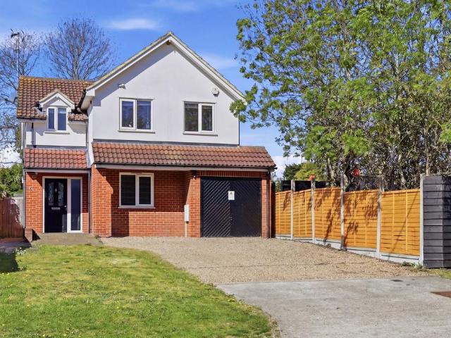 3 bedroom detached house to rent