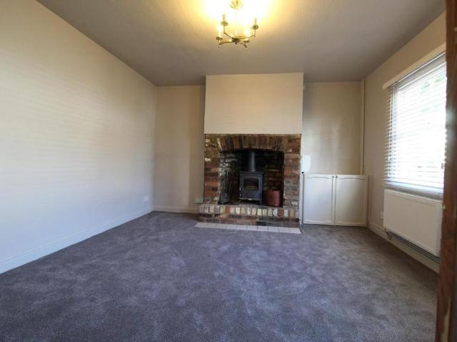 3 bedroom detached house to rent
