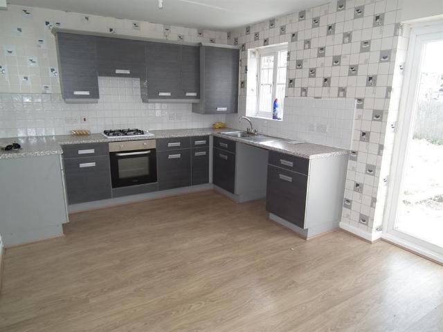 3 bedroom detached house to rent