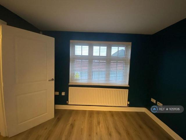 3 bedroom detached house to rent