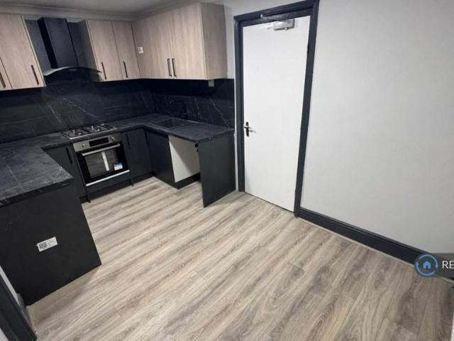 3 bedroom detached house to rent