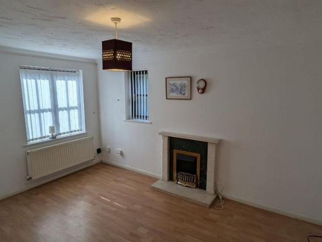 3 bedroom detached house to rent