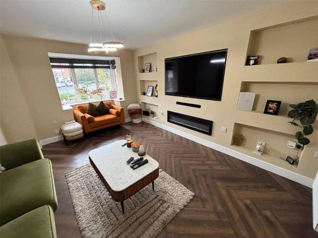 3 bedroom detached house to rent