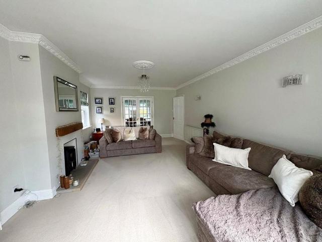 3 bedroom detached house to rent
