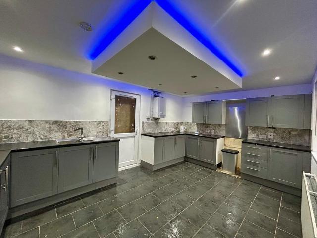 3 bedroom detached house to rent