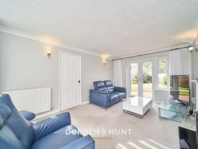 3 bedroom detached house to rent