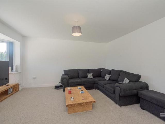3 bedroom detached house to rent