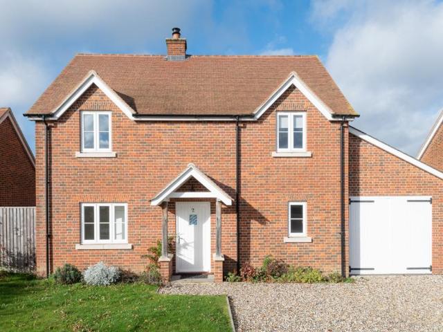 3 bedroom detached house to rent