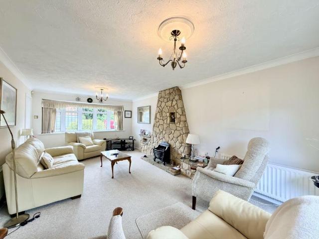 3 bedroom detached house to rent