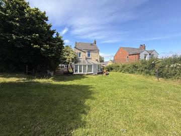 3 bedroom detached house to rent