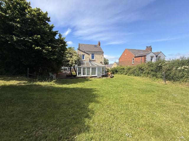 3 bedroom detached house to rent