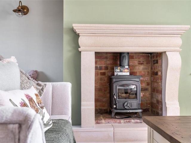 3 bedroom detached house to rent