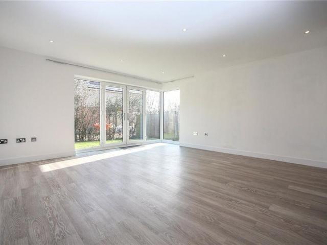 3 bedroom detached house to rent