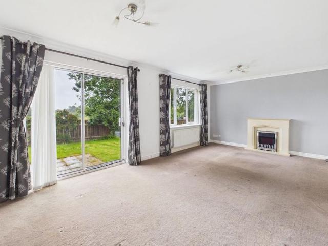 3 bedroom detached house to rent