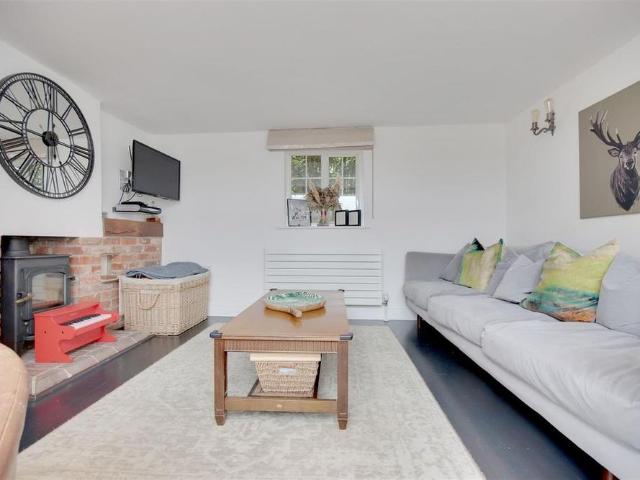 3 bedroom detached house to rent