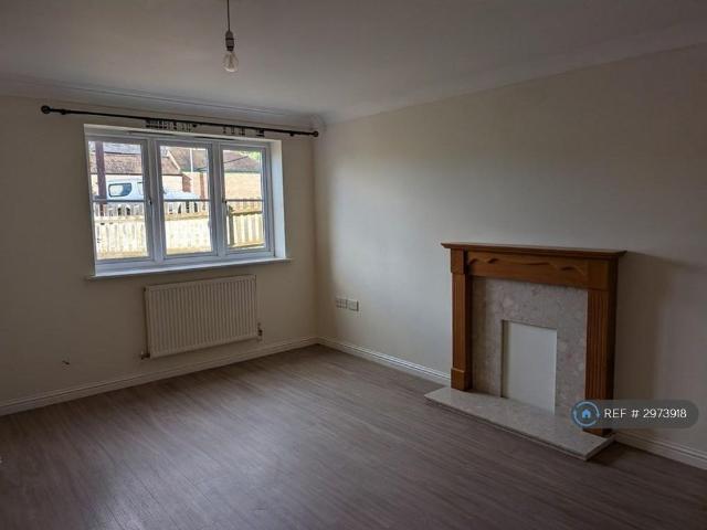 3 bedroom detached house to rent