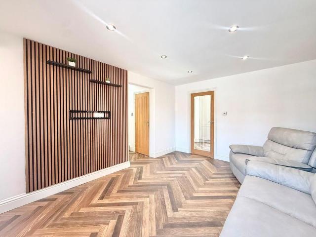 3 bedroom detached house to rent