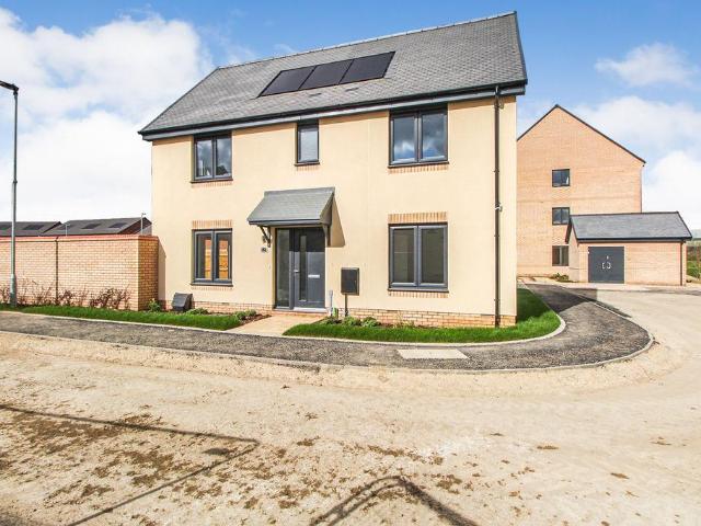 3 bedroom detached house to rent