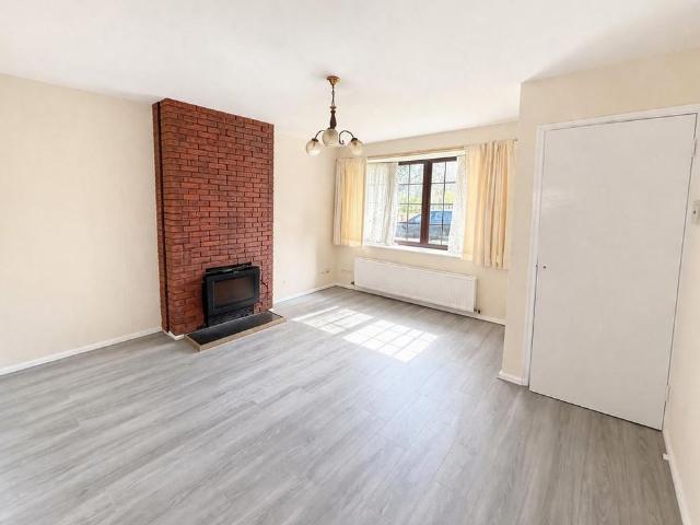 3 bedroom detached house to rent