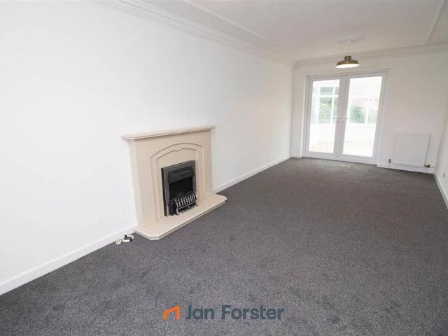 3 bedroom detached house to rent