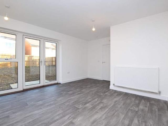 3 bedroom detached house to rent