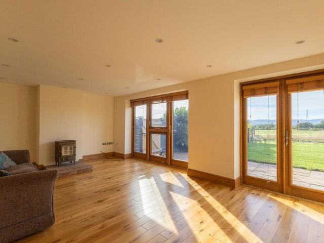 3 bedroom detached house to rent
