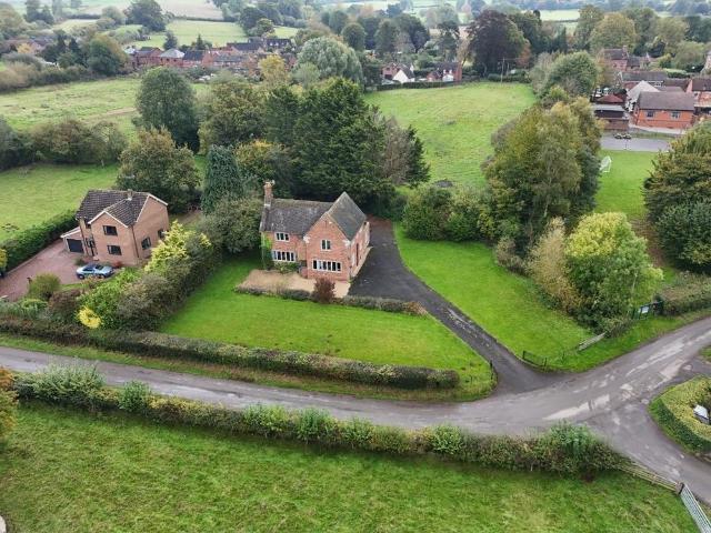 3 bedroom detached house to rent