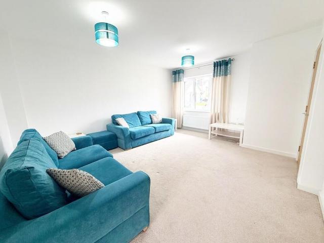 3 bedroom detached house to rent