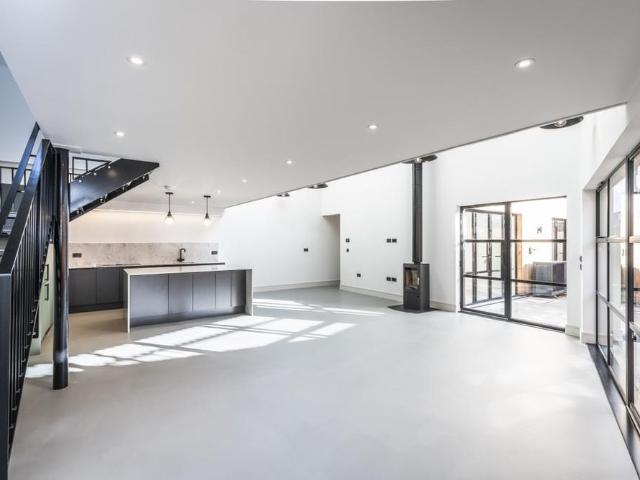 3 bedroom detached house to rent
