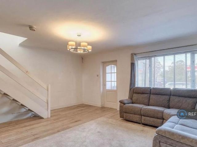 3 bedroom detached house to rent