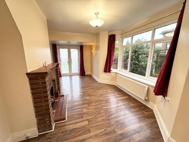 3 bedroom detached house to rent