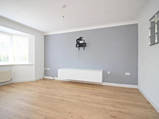 3 bedroom detached house to rent