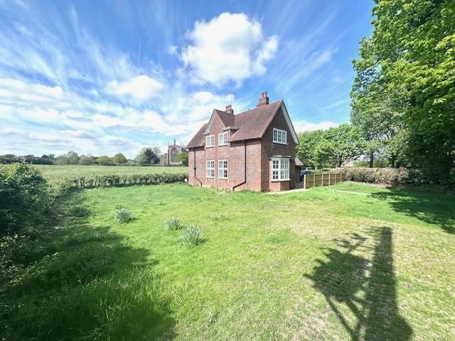 3 bedroom detached house to rent