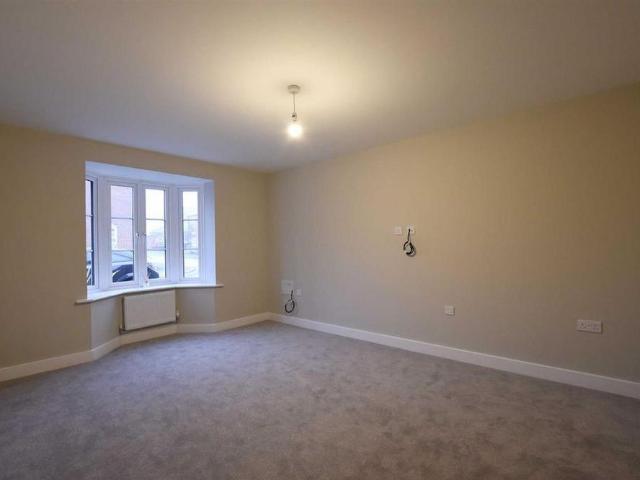 3 bedroom detached house to rent