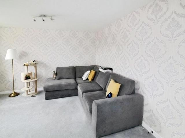 3 bedroom detached house to rent
