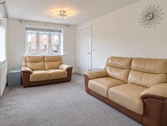 3 bedroom detached house to rent