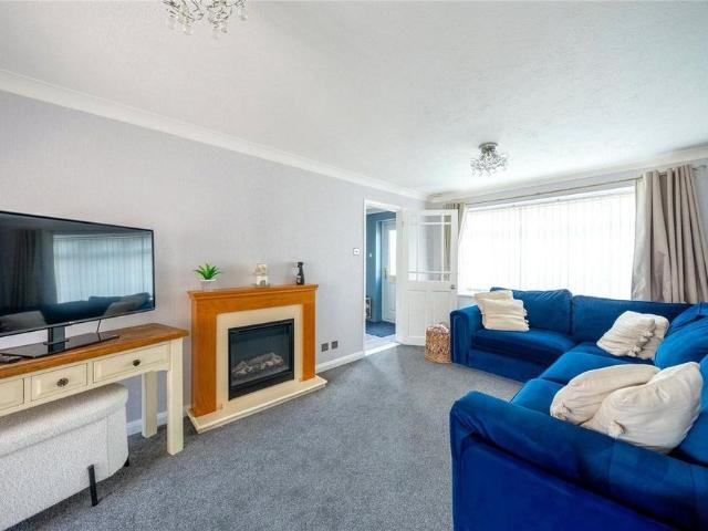 3 bedroom detached house to rent