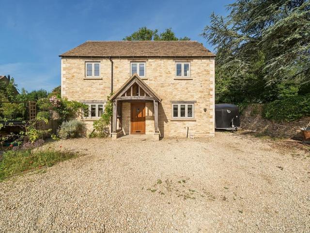 3 bedroom detached house to rent
