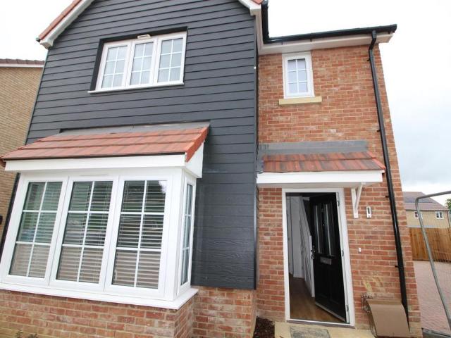 3 bedroom detached house to rent