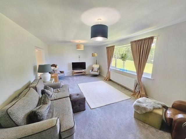3 bedroom detached house to rent
