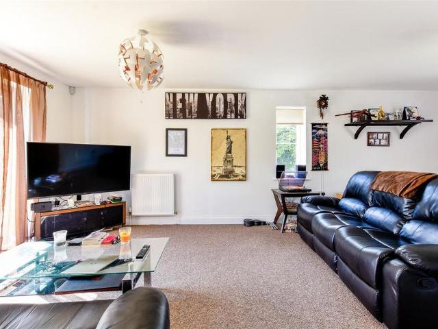 3 bedroom detached house to rent