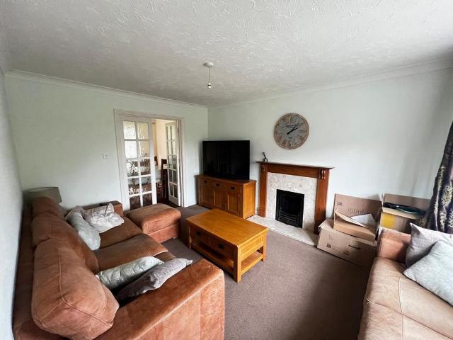 3 bedroom detached house to rent