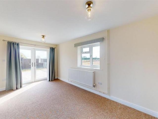 3 bedroom detached house to rent