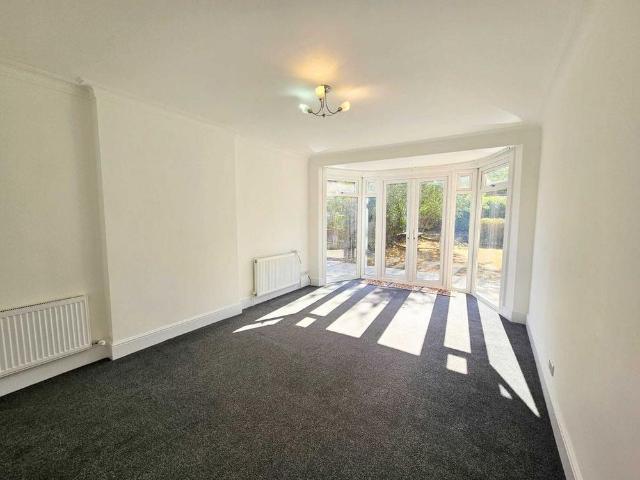 3 bedroom detached house to rent