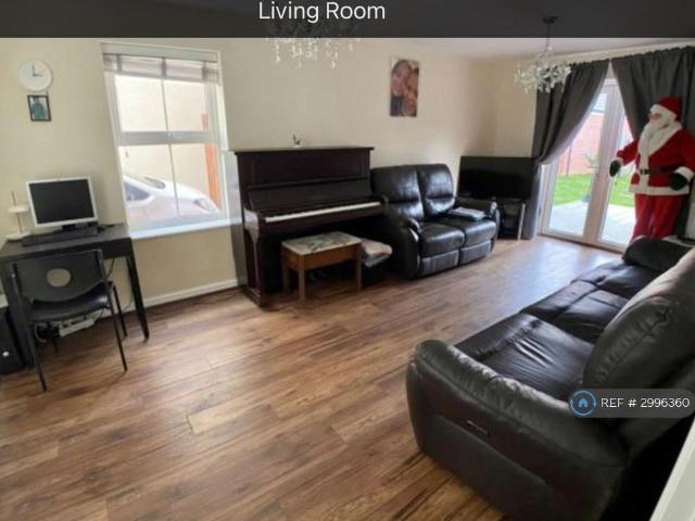 3 bedroom detached house to rent