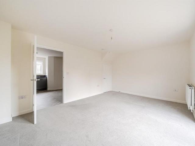 3 bedroom detached house to rent